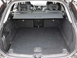 Volvo  Ultimate Dark 2WD B4 Diesel EU6d HUD AD digitales Cockpit Memory Sitze Soundsyst