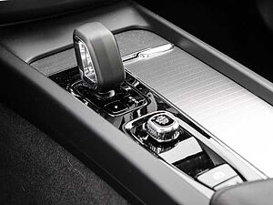 Volvo  Ultimate Dark AWD B4 Diesel EU6d Allrad HUD AD StandHZG digitales Cockpit Memory