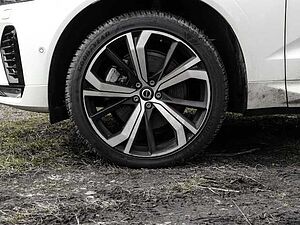 Volvo  Ultimate Dark AWD B4 Diesel EU6d Allrad HUD AD StandHZG digitales Cockpit Memory