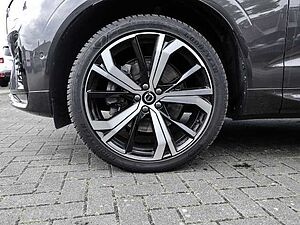 Volvo  Ultimate Dark AWD B5 Benzin EU6d Allrad HUD StandHZG Leder digitales Cockpit Mem