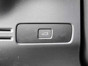 Volvo  Plus Dark 2WD B3 EU6d digitales Cockpit Memory Sitze Soundsystem HarmanKardon LE