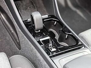 Volvo  Plus Dark 2WD B3 EU6d digitales Cockpit Memory Sitze Soundsystem HarmanKardon LE