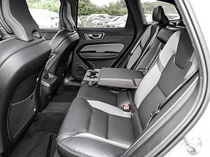 Volvo  Plus Dark AWD B5 Benzin EU6d Allrad Leder digitales Cockpit Memory Sitze Soundsy