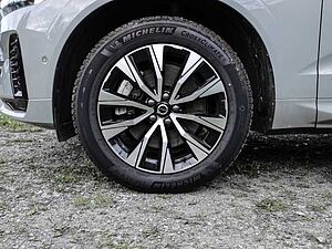 Volvo  Plus Dark AWD B5 Benzin EU6d Allrad Leder digitales Cockpit Memory Sitze Soundsy
