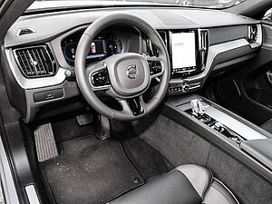 Volvo  Plus Dark AWD B5 Benzin EU6d Allrad Leder digitales Cockpit Memory Sitze Soundsy