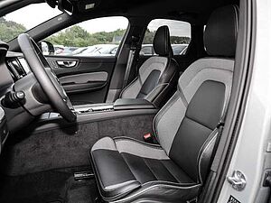 Volvo  Plus Dark AWD B5 Benzin EU6d Allrad Leder digitales Cockpit Memory Sitze Soundsy