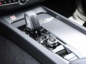 Volvo  Plus Dark AWD B4 Diesel EU6d Allrad digitales Cockpit Memory Sitze Soundsystem
