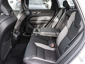 Volvo  Plus Dark AWD B5 Benzin EU6d Allrad Leder digitales Cockpit Memory Sitze Soundsy