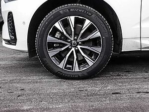 Volvo  Plus Dark AWD B5 Benzin EU6d Allrad Leder digitales Cockpit Memory Sitze Soundsy
