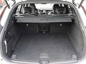 Volvo  Plus Dark AWD B5 Benzin EU6d Allrad Leder digitales Cockpit Memory Sitze Soundsy
