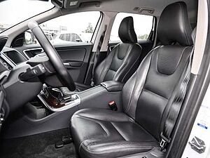 Volvo  Summum AWD D4 DPF LEDER AHK Allrad StandHZG Navi digitales Cockpit Memory Sitze