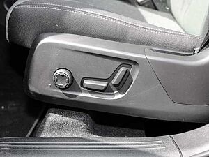 Volvo  Plus Dark Recharge Plug-In Hybrid 2WD T4 Twin Engine EU6d StandHZG Navi digitale