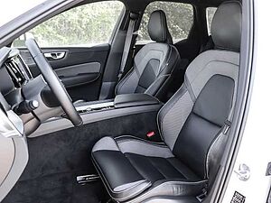 Volvo  Ultimate Dark Recharge Plug-In Hybrid AWD T8 Twin Engine EU6d Allrad HUD StandHZ