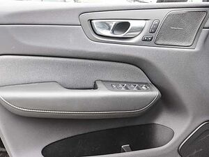 Volvo  Ultimate Dark Recharge Plug-In Hybrid AWD T8 Twin Engine EU6d Allrad HUD StandHZ
