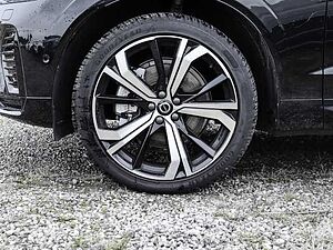 Volvo  Ultimate Dark Recharge Plug-In Hybrid AWD T8 Twin Engine EU6d Allrad HUD StandHZ