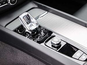 Volvo  Ultimate Dark Recharge Plug-In Hybrid AWD T8 Twin Engine EU6d Allrad HUD StandHZ