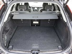 Volvo  Ultimate Dark Recharge Plug-In Hybrid AWD T8 Twin Engine EU6d Allrad HUD StandHZ