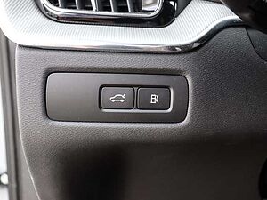 Volvo  Ultimate Dark Recharge Plug-In Hybrid AWD T8 Twin Engine EU6d Allrad HUD StandHZ