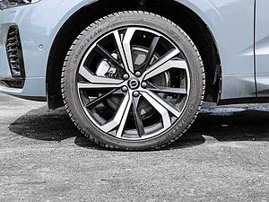 Volvo  Ultimate Dark Recharge Plug-In Hybrid AWD T8 Twin Engine EU6d Allrad HUD StandHZ