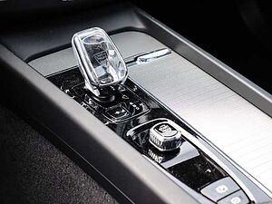 Volvo  Ultimate Dark Recharge Plug-In Hybrid AWD T8 Twin Engine EU6d Allrad HUD StandHZ
