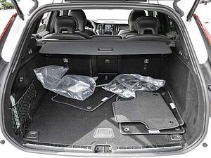 Volvo  Ultimate Dark Recharge Plug-In Hybrid AWD T8 Twin Engine EU6d Allrad HUD StandHZ