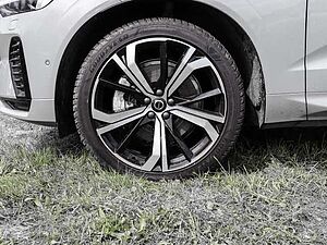 Volvo  Ultimate Dark Recharge Plug-In Hybrid AWD T8 Twin Engine EU6d Allrad HUD StandHZ