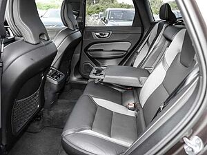 Volvo  Ultimate Dark AWD B5 Benzin EU6d Allrad HUD StandHZG Leder digitales Cockpit Mem