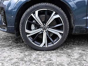 Volvo  Ultimate Dark AWD B4 Diesel EU6d Allrad HUD AD StandHZG digitales Cockpit Memory