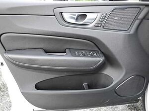 Volvo  Ultimate Dark 2WD B4 Diesel EU6d HUD AD digitales Cockpit Memory Sitze Soundsyst