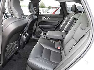 Volvo  Ultimate Dark 2WD B4 Diesel EU6d HUD AD digitales Cockpit Memory Sitze Soundsyst