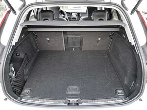 Volvo  Ultimate Dark 2WD B4 Diesel EU6d HUD AD digitales Cockpit Memory Sitze Soundsyst