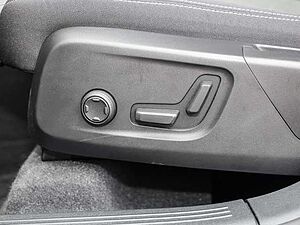 Volvo  Plus Dark 2WD B3 EU6d digitales Cockpit Memory Sitze Soundsystem HarmanKardon LE