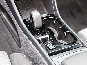 Volvo  Plus Dark 2WD B3 EU6d digitales Cockpit Memory Sitze Soundsystem HarmanKardon LE
