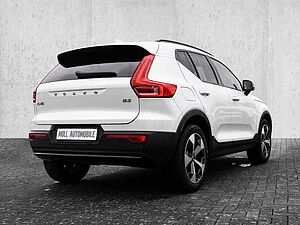 Volvo  Plus Dark 2WD B3 EU6d digitales Cockpit Memory Sitze Soundsystem HarmanKardon LE