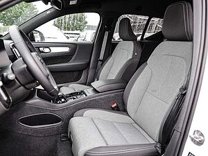 Volvo  Plus Dark 2WD B3 EU6d digitales Cockpit Memory Sitze Soundsystem HarmanKardon LE