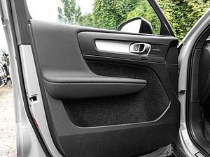 Volvo  Plus Dark 2WD B3 EU6d digitales Cockpit Memory Sitze Soundsystem HarmanKardon LE