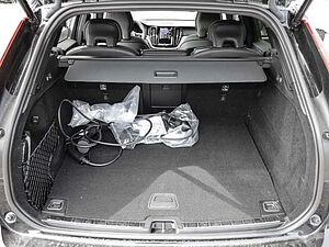 Volvo  Ultimate Dark Recharge Plug-In Hybrid AWD T8 Twin Engine EU6d Allrad HUD StandHZ