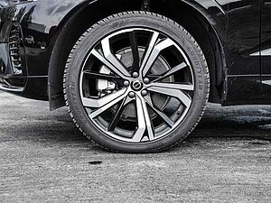 Volvo  Ultimate Dark Recharge Plug-In Hybrid AWD T8 Twin Engine EU6d Allrad HUD StandHZ