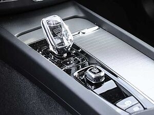 Volvo  Ultimate Dark Recharge Plug-In Hybrid AWD T8 Twin Engine EU6d Allrad HUD StandHZ