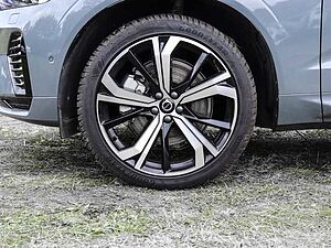 Volvo  Ultimate Dark Recharge Plug-In Hybrid AWD T8 Twin Engine EU6d Allrad HUD StandHZ