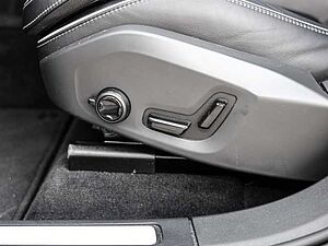 Volvo  Plus Dark Recharge Plug-In Hybrid AWD T6 Twin Engine EU6d Allrad StandHZG digita