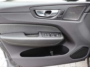 Volvo  Plus Dark Recharge Plug-In Hybrid AWD T6 Twin Engine EU6d Allrad StandHZG digita