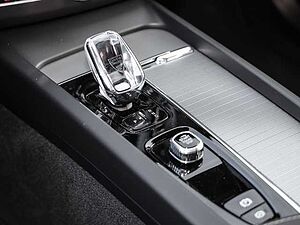 Volvo  Plus Dark Recharge Plug-In Hybrid AWD T6 Twin Engine EU6d Allrad StandHZG digita