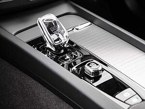 Volvo  Plus Dark Recharge Plug-In Hybrid AWD T8 Twin Engine EU6e Allrad StandHZG digita