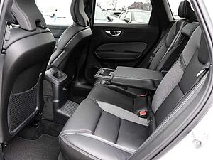 Volvo  Plus Dark Recharge Plug-In Hybrid AWD T8 Twin Engine EU6e Allrad StandHZG digita