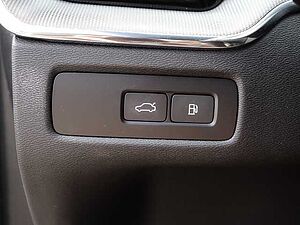 Volvo  Plus Dark Recharge Plug-In Hybrid AWD T8 Twin Engine EU6e Allrad StandHZG digita
