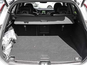 Volvo  Plus Dark Recharge Plug-In Hybrid AWD T8 Twin Engine EU6e Allrad StandHZG digita