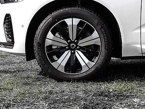 Volvo  Plus Dark Recharge Plug-In Hybrid AWD T8 Twin Engine EU6e Allrad StandHZG digita