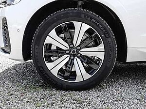 Volvo  Plus Dark Recharge Plug-In Hybrid AWD T8 Twin Engine EU6e Allrad StandHZG digita