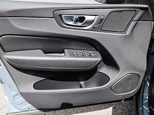 Volvo  Ultimate Dark 2WD B4 Diesel EU6d HUD AD digitales Cockpit Memory Sitze Soundsyst